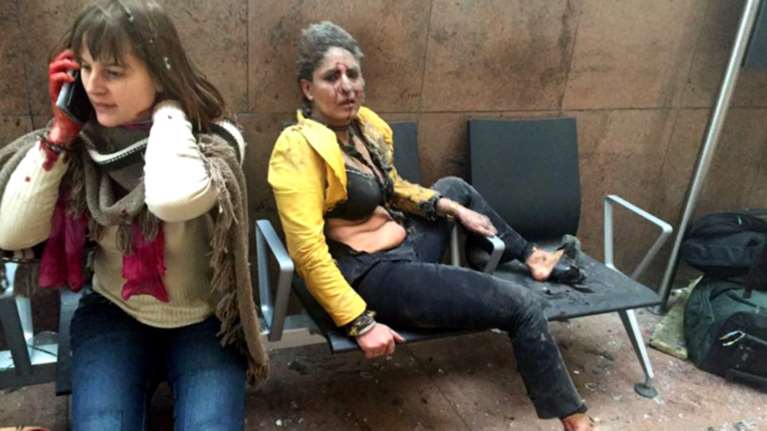 Η "γυναίκα με τα κίτρινα" έγινε δεκτή από τους Βέλγους μονάρχες