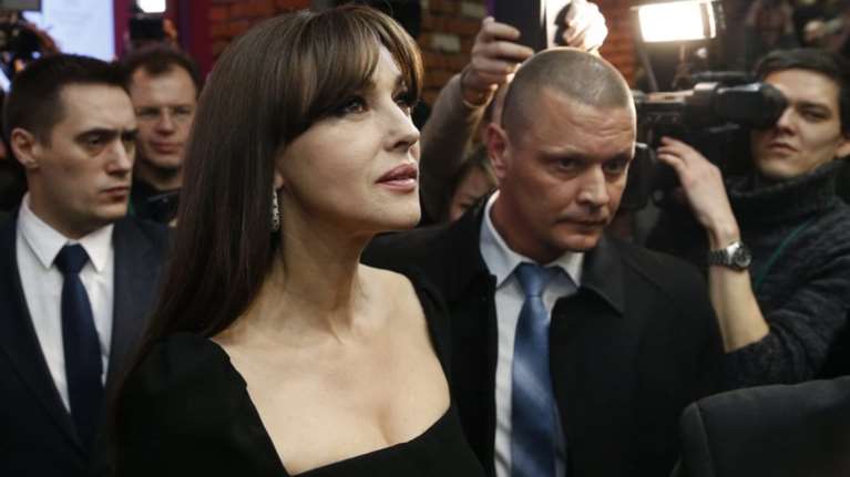 H Μόνικα Μπελούτσι οικοδέσποινα στο Φεστιβάλ τον Καννών