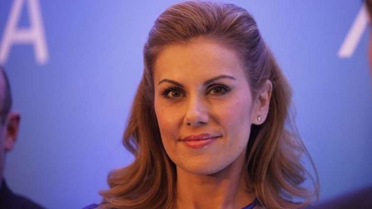 Όταν η Μανωλίδου &quot;κατατρόπωσε&quot; τον Άδωνι σε άτυπο debate