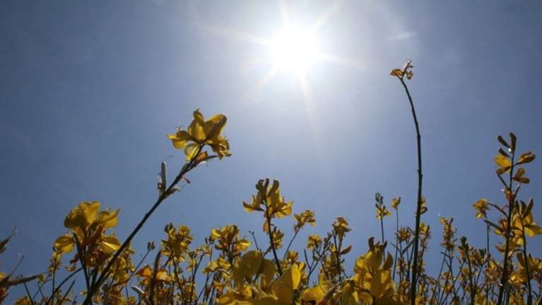 Υψηλές θερμοκρασίες με νεφώσεις την Τετάρτη