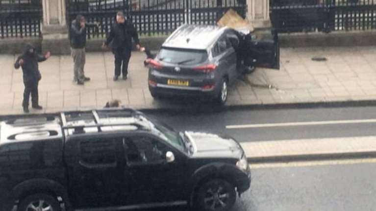 Oκτώ συλλήψεις σε Μπέρμιγχαμ και Λονδίνο για την επίθεση