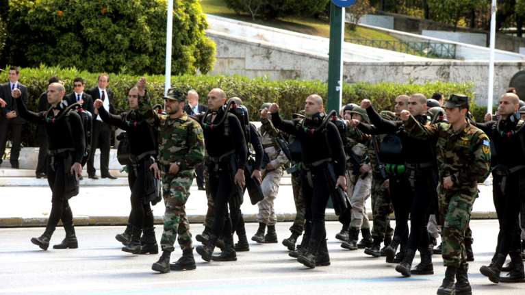 Ποιοι δρόμοι θα κλείσουν αύριο για την στρατιωτική παρέλαση