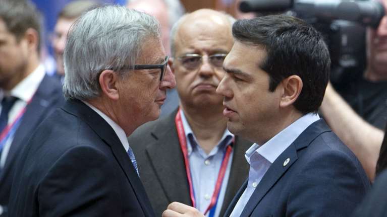 Γιούνκερ σε Τσίπρα: Το κοινωνικό κεκτημένο ισχύει, κλείστε τη συμφωνία
