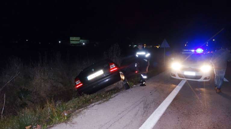 Αγρίνιο: Μεθυσμένος νεαρός χωρίς δίπλωμα προκάλεσε τροχαίο