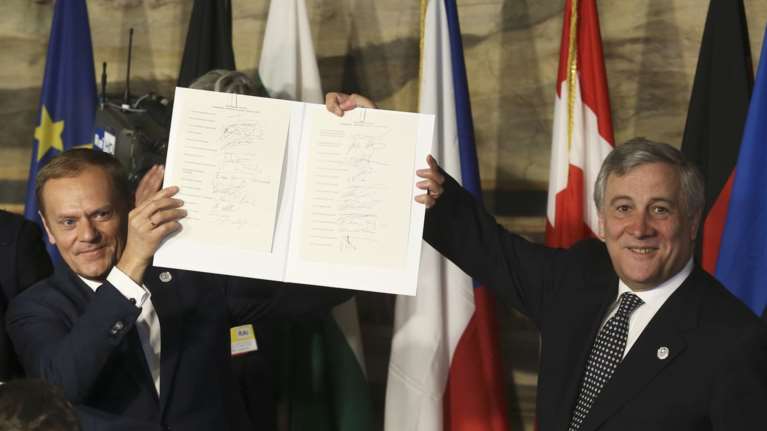 Μπήκαν οι υπογραφές για την   &quot;επανεκκίνηση&quot; της Ε.Ε των 27