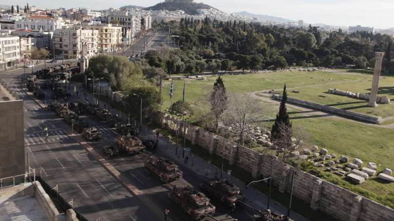 Τα τανκς βγήκαν ξανά στους δρόμους της Αθήνας  ( φωτό)