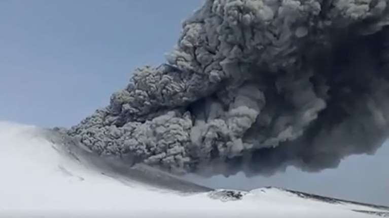 Καμτσάτκα: Το ηφαίστειο που ξυπνά μετά από 250 χρόνια!  video