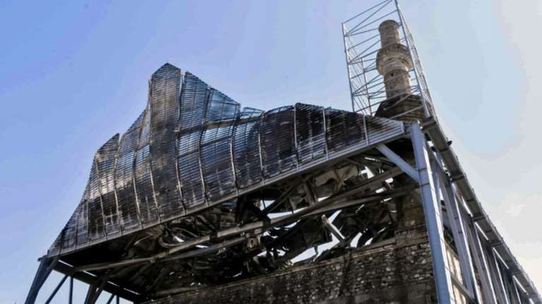 Τι λέει το πόρισμα της πυροσβεστικής για τη φωτιά στο τέμενος Βαγιαζήτ