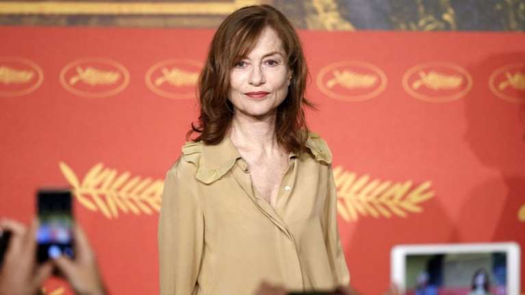 H Ιζαμπέλ Ιπέρ γράφει το μήνυμα της Παγκόσμιας Ημέρας Θεάτρου