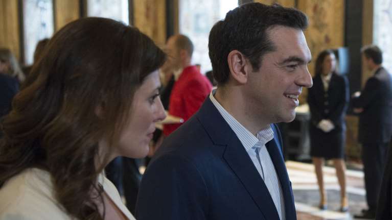 Ο απολαυστικός διάλογος της Μέρκελ με την Μπέτυ Μπαζιάνα