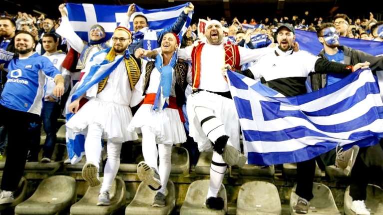 Πανηγύρισαν με την ψυχή τους! Η ελληνική κερκίδα στο Βέλγιο