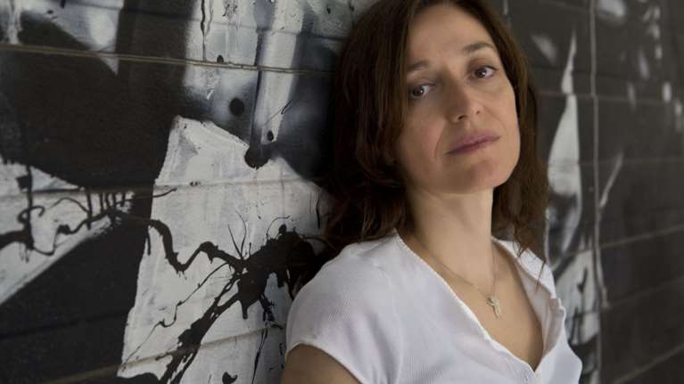 Η γυναίκα πίσω από τη θεατρική μεταφορά του έπους του Τσίρκα μιλά στο TOC