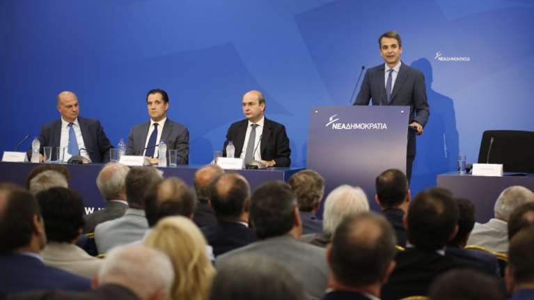 ΝΔ: Ο Τσακαλώτος ομολόγησε ότι η κυβέρνηση διέλυσε τη μεσαία τάξη