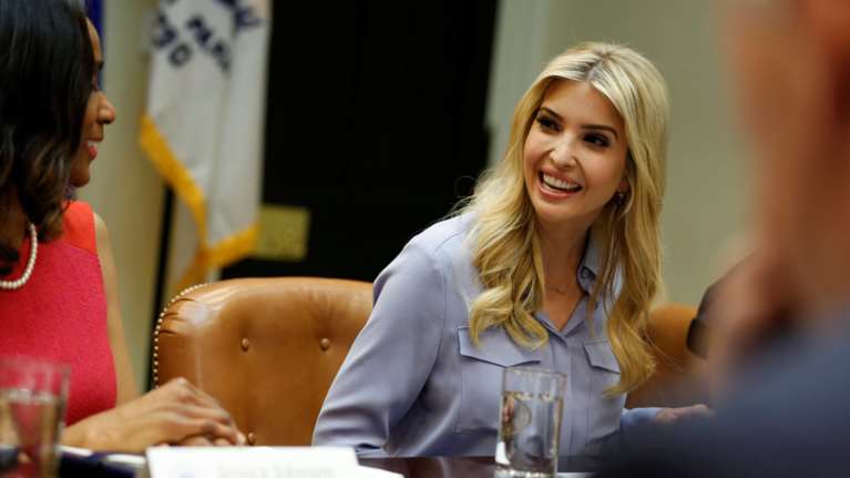 Με γραφείο στον Λευκό Οίκο και επίσημα η Ιβάνκα Τραμπ