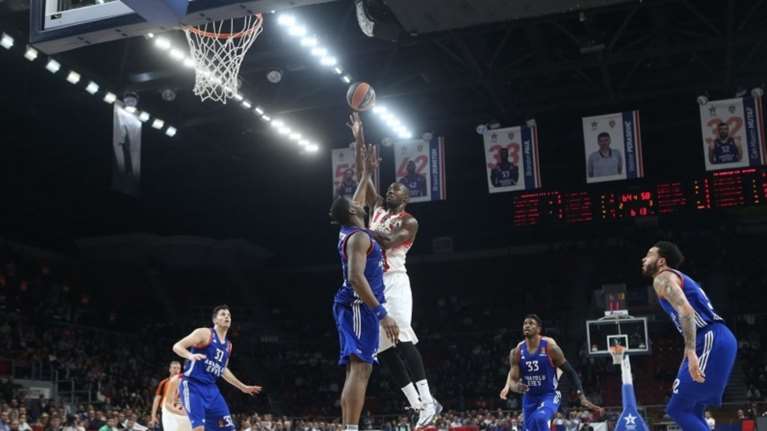 Ήττα από την Εφές για τον αδιάφορο Ολυμπιακό