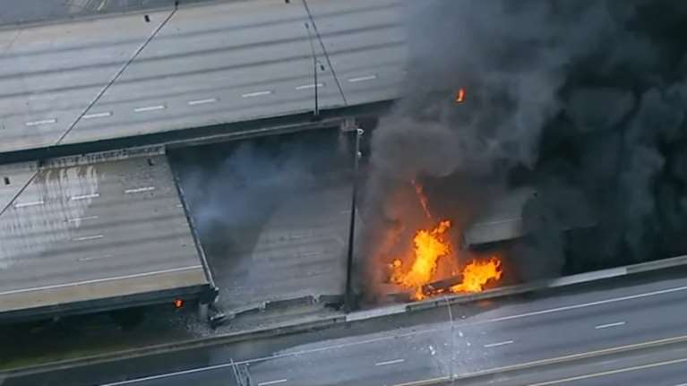 Κατέρρευσε τμήμα εθνικής στην Ατλάντα από τη μεγάλη πυρκαγιά