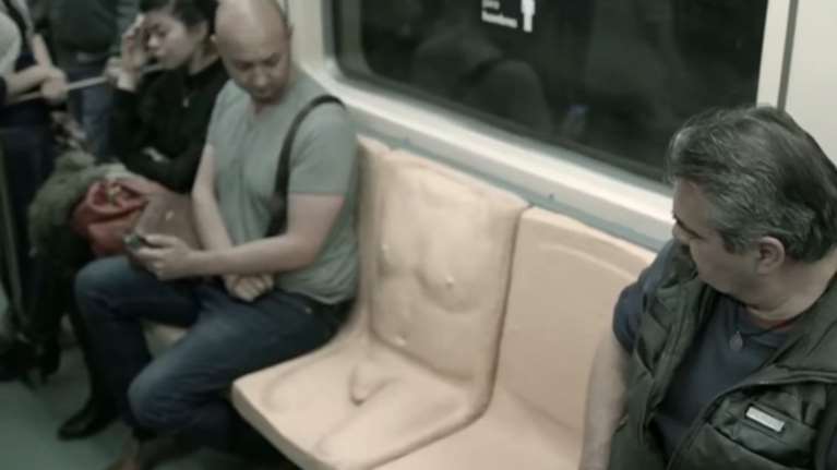 Θέση μόνο για άνδρες στο μετρό Πόλης του Μεξικού, μια αλλιώτικη εκστρατεία