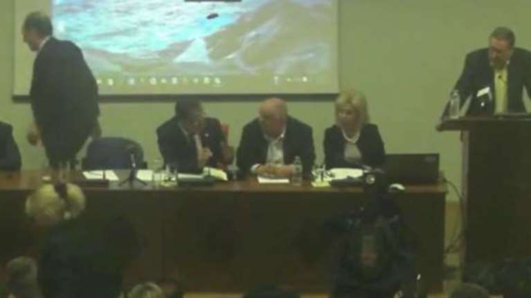 Ενταση και προσωρινή αποχώρηση Σταθάκη στην Κοζάνη