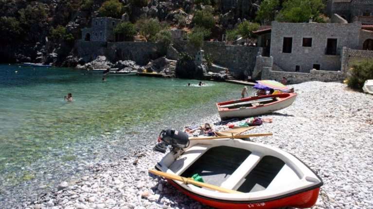 Βρήκαμε τις δέκα φανταστικές, κρυφές  παραλίες της Μάνης