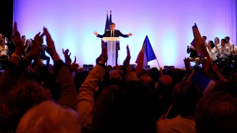 Μικρή υποχώρηση για Λεπέν και Μακρόν με άνοδο του Φιγιόν