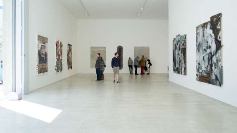 Οι γκαλερί της Αθήνας υποδέχονται τη documenta14