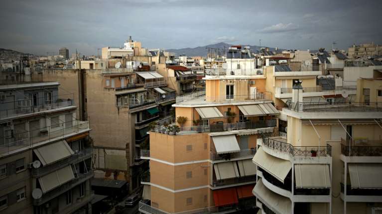 Η Ελλάδα των... κατασχέσεων: Αυξήθηκαν κατά 128% το 2016