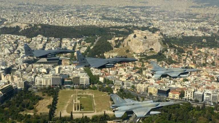 Γιατί πέταξαν μαχητικά αεροσκάφη πάνω από την Ακρόπολη;