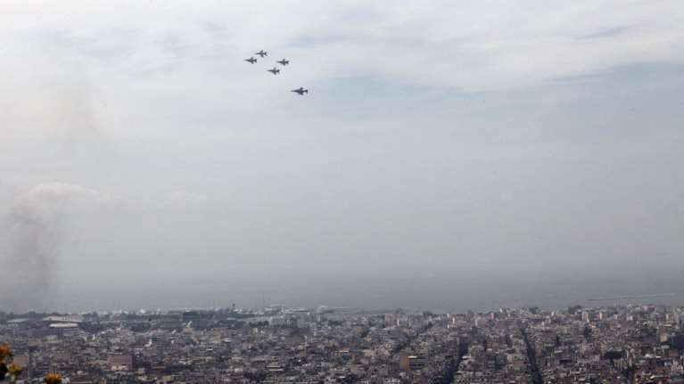 Εντυπωσιακό βίντεο: Δείτε τα μαχητικά να πετάνε πάνω από την Ακρόπολη