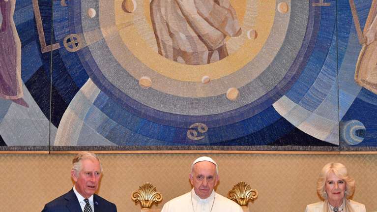 Τί δώρο έκανε ο Πρίγκηπας Κάρολος στον Πάπα Φραγκίσκο;