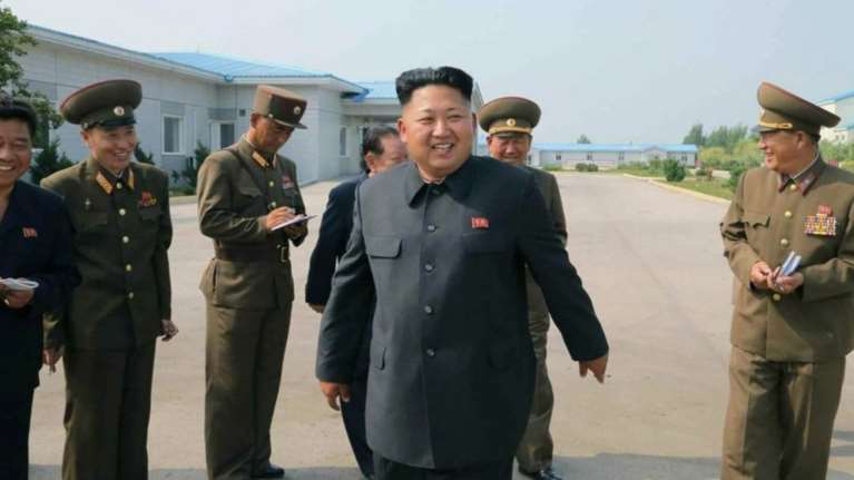 Ο Κιμ εκτόξευσε πύραυλο πριν τη συνάντηση Τραμπ με τον κινέζο πρόεδρο
