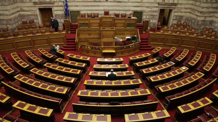 Βρέθηκαν άλλοι 2 βουλευτές που πήραν την «13η σύνταξη»!