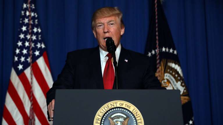 Tραμπ: Διέταξα επίθεση κατά του «δικτάτορα Άσαντ»