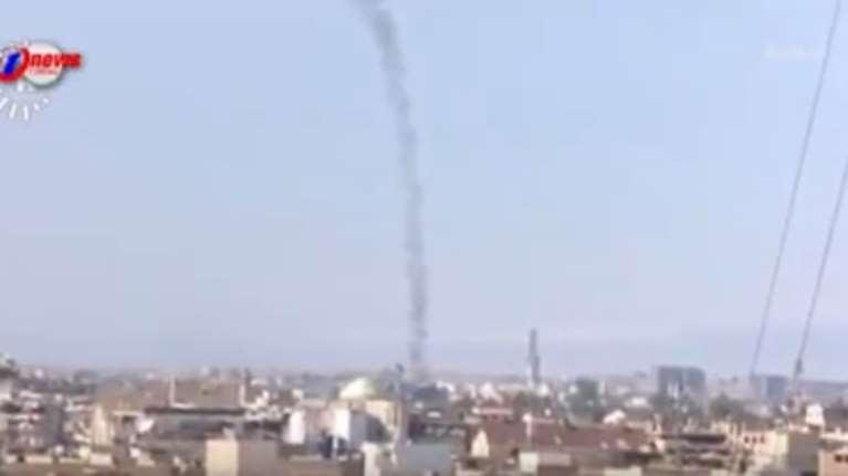 Το πρώτο βίντεο με τους πυραύλους των ΗΠΑ να χτυπούν τη βάση