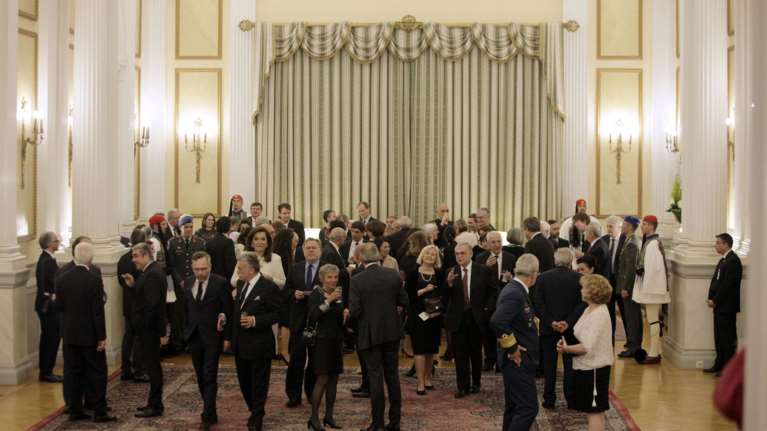 Στα άδυτα του Προεδρικού: οι ετοιμασίες για το επίσημο δείπνο Στάινμαγιερ