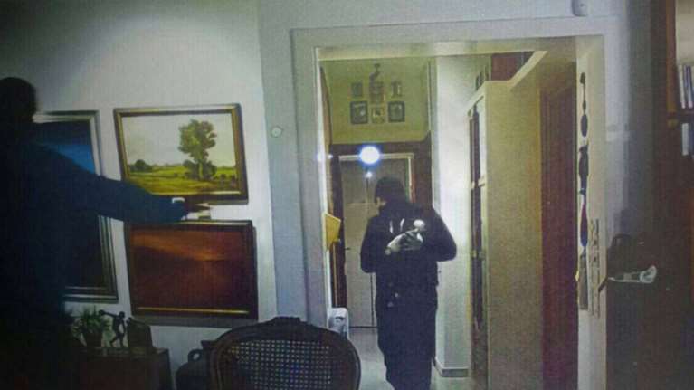 Πώς οι ληστές παραβιάζουν τις κάμερες ασφαλείας στα σπίτια