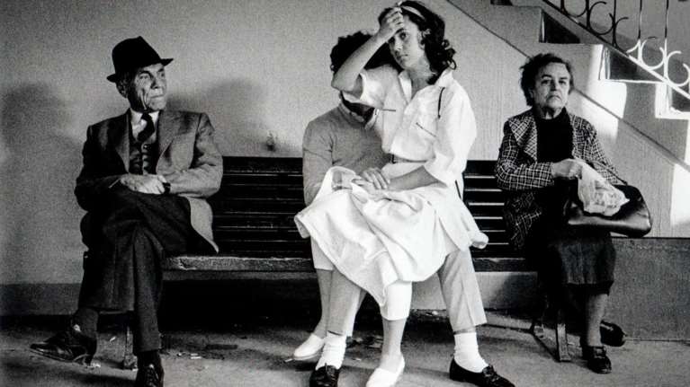 Αθήνα, η πόλη των γυναικών, σε ένα αποκαλυπτικό φωτογραφικό λεύκωμα