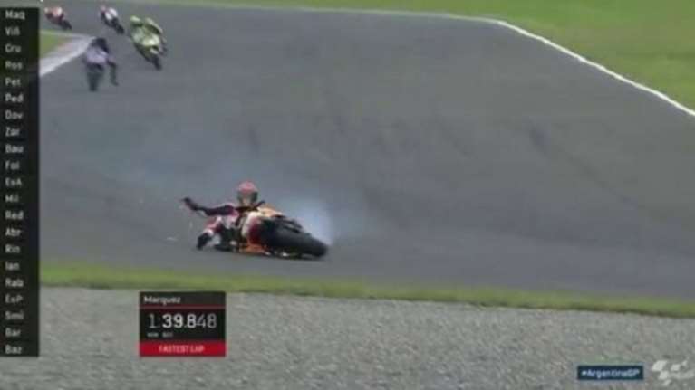 Η θεαματική τούμπα του Μαρκές στο motogp της Αργεντινής