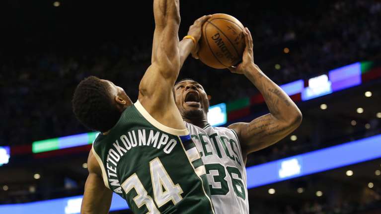 Η τάπα του Αντετοκούνμπο στο top 10 των φάσεων του ΝΒΑ  - Βίντεο