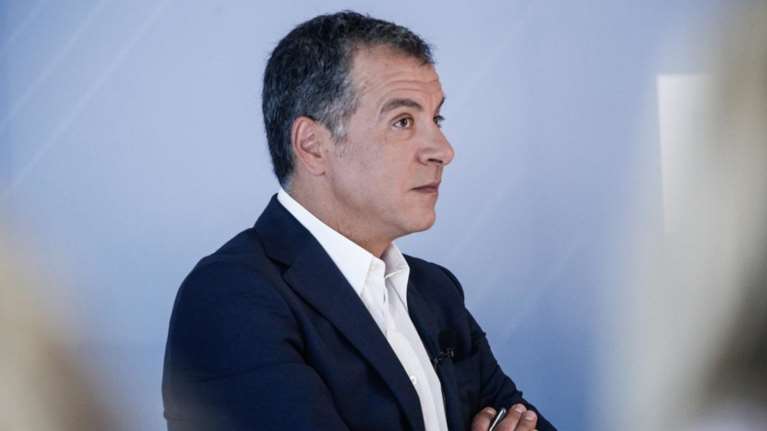 Θεοδωράκης για εγκαίνια Τσίπρα: Δρόμοι στρωμένοι με χρυσάφι