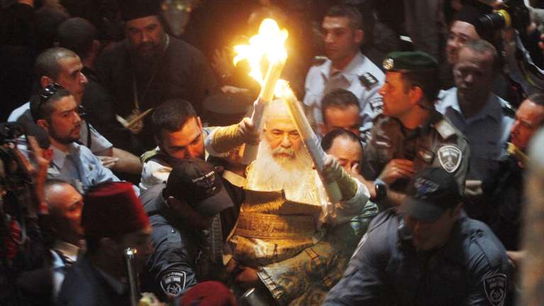 Σε όλη την Ελλάδα το Αγιο Φως με 17 πτήσεις της Aegean και της Olympic Air