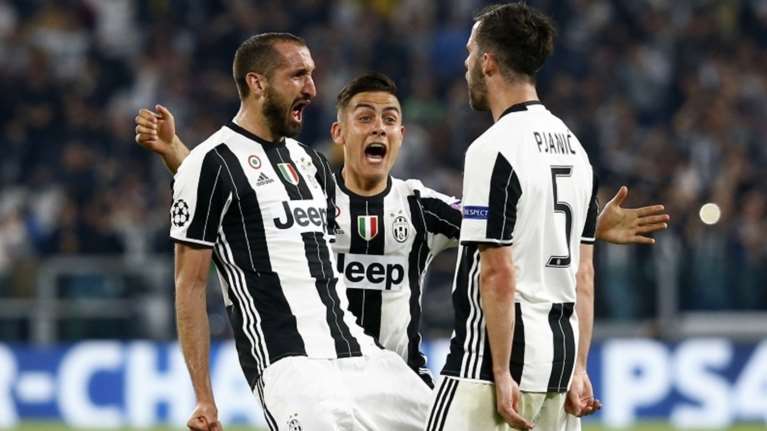 Η Γιουβέντους &quot;ζάλισε&quot; την Μπαρτσελόνα με το 3-0 στο Τορίνο