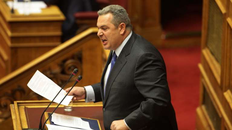 Σίγουρος ο Καμμένος στη Βουλή: Μην ελπίζετε ότι θα πέσουμε