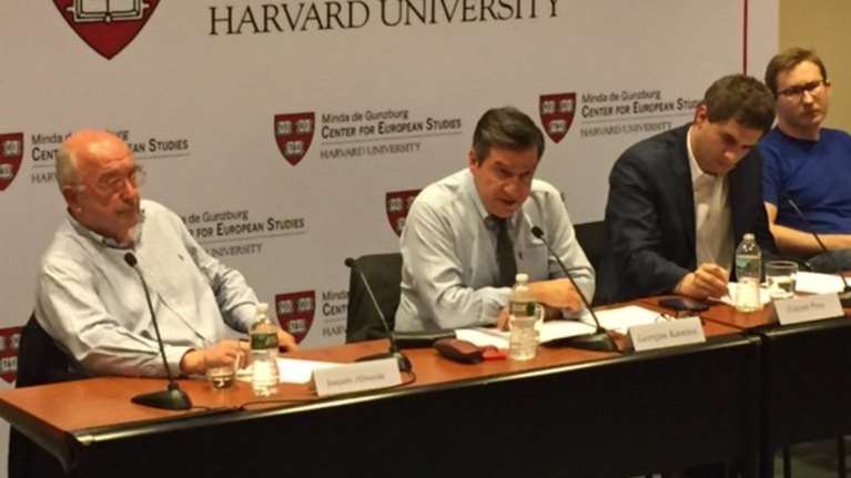 «Γενναία» ομιλία Καμίνη στο Χάρβαρντ για την αριστερά & την μετανάστευση