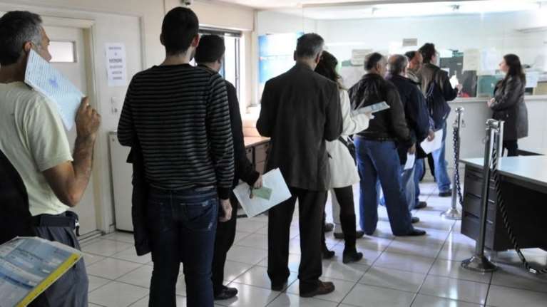 Στοιχεία σοκ: Το 17% των Ελλήνων πληρώνουν το 77% των φόρων