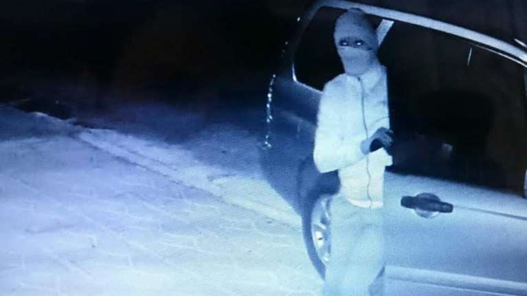 Πρώτο τραπέζι πίστα στο μαγαζί του Βέρτη οι ληστές - [νέες εικόνες]