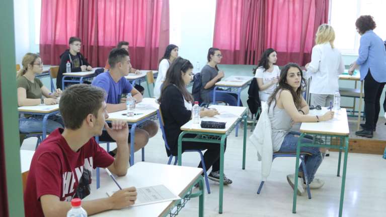 Οδηγός επιβίωσης πανελλαδικών εξετάσεων: Πως θα βαθμολογούνται τα γραπτά