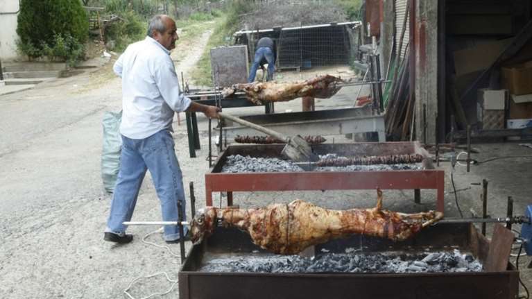 Γλιτώστε τα δυσάρεστα-Μην φάτε ανεξέλεγκτα μετά τη νηστεία