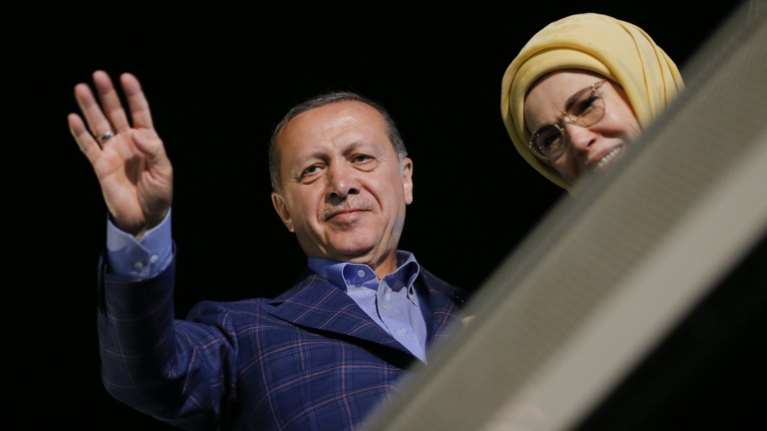 Τουρκία: Η εκλογική επιτροπή επιβεβαίωσε τη νίκη του "ναι"