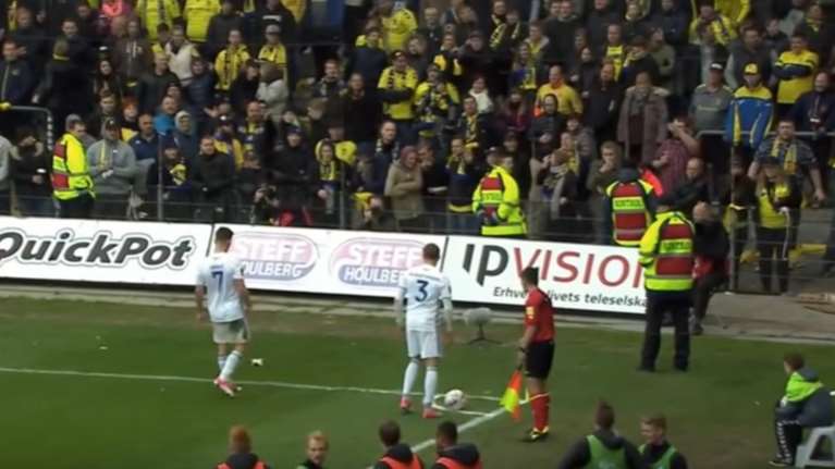 Πέταξαν πεθαμένους αρουραίους στους αντίπαλους παίκτες