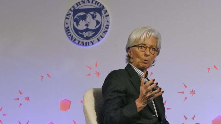 Προβλέψεις σοκ του ΔΝΤ για το πλεόνασμα: Τρύπα 1,5% του ΑΕΠ το 2018